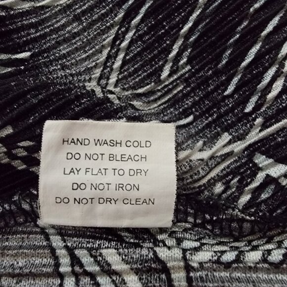 Notations Womens Top Sz 1X Faux Wrap Front Micro Accordion fabric Black & White - Picture 10 of 12